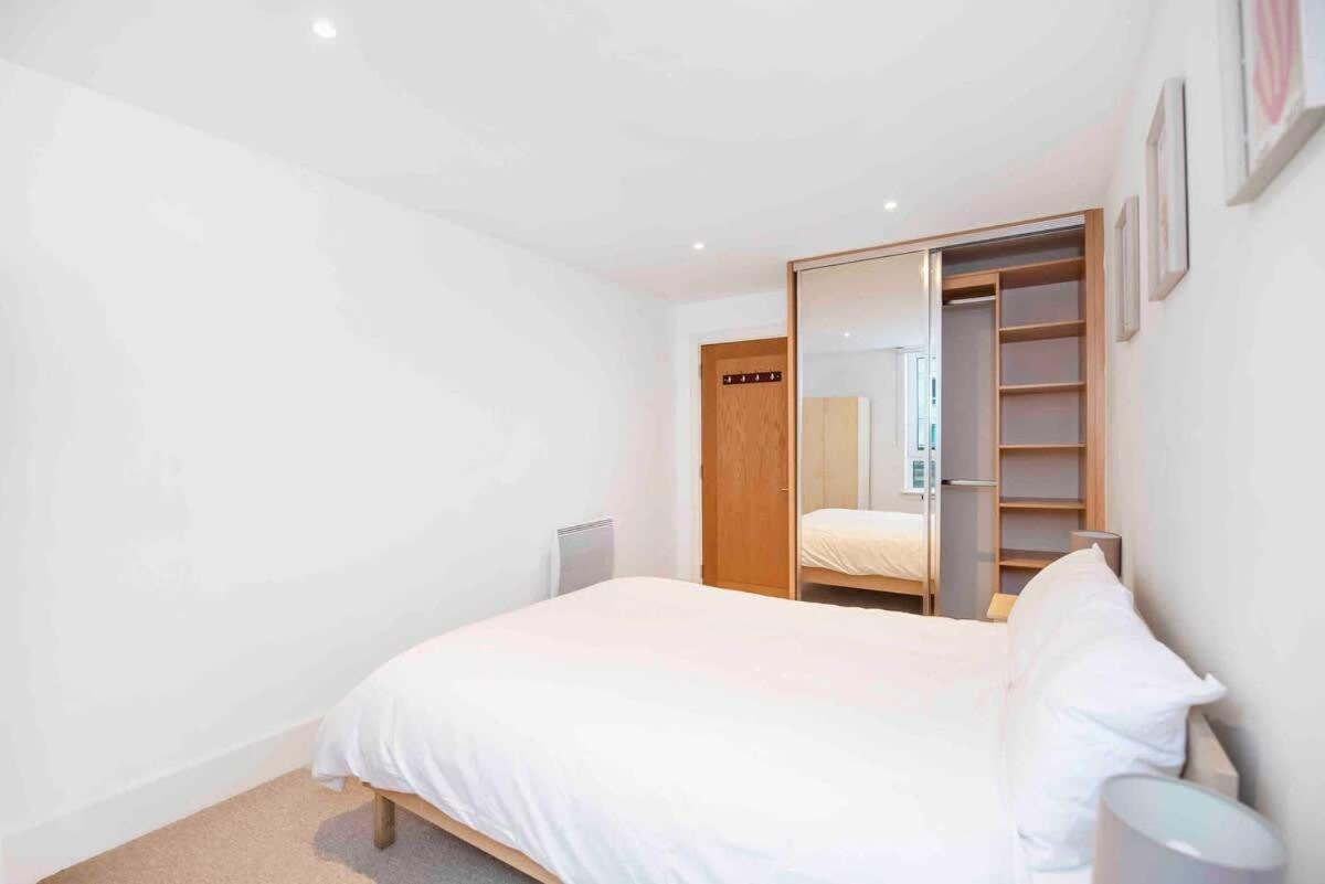 לונדון Terraced Riverview Apartment מראה חיצוני תמונה