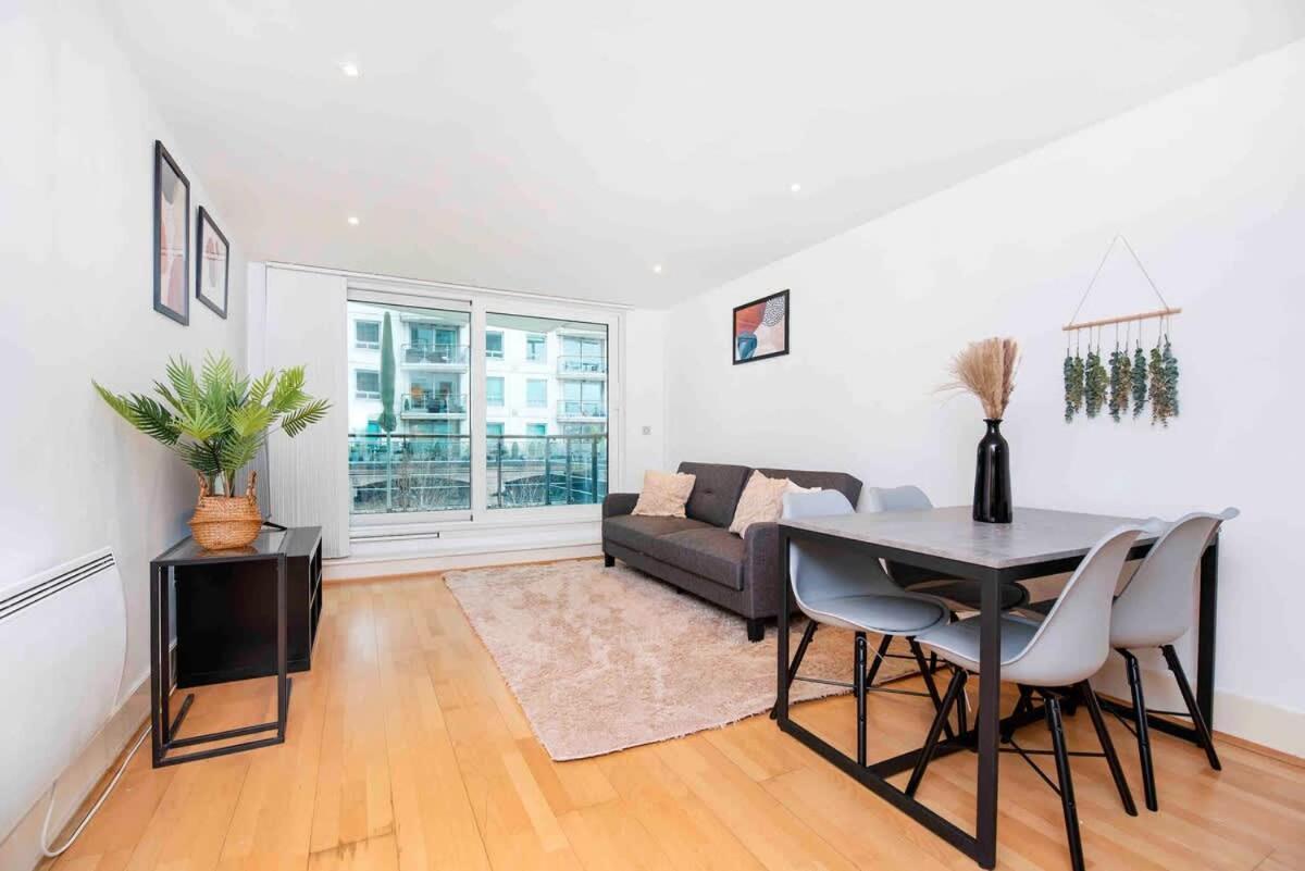 לונדון Terraced Riverview Apartment מראה חיצוני תמונה